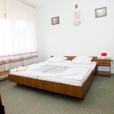 Biba Rooms Karlovac Eksteriør bilde